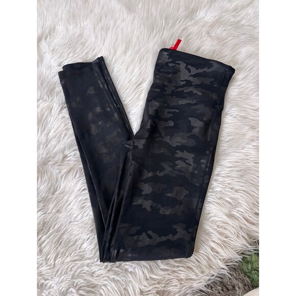 Spanx black camo leggings medium - Picture 2 of 10